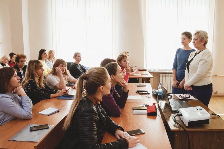 Interactive Seminar on Methods of Teaching Subjects in English and Academic Writing!